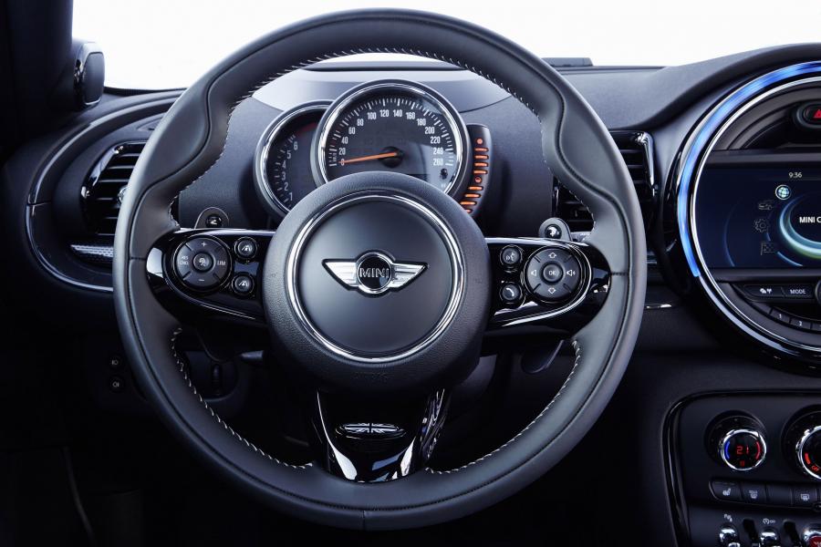  Mini Cooper S Clubman ALL4 2016 года  (фото 11 из 37)